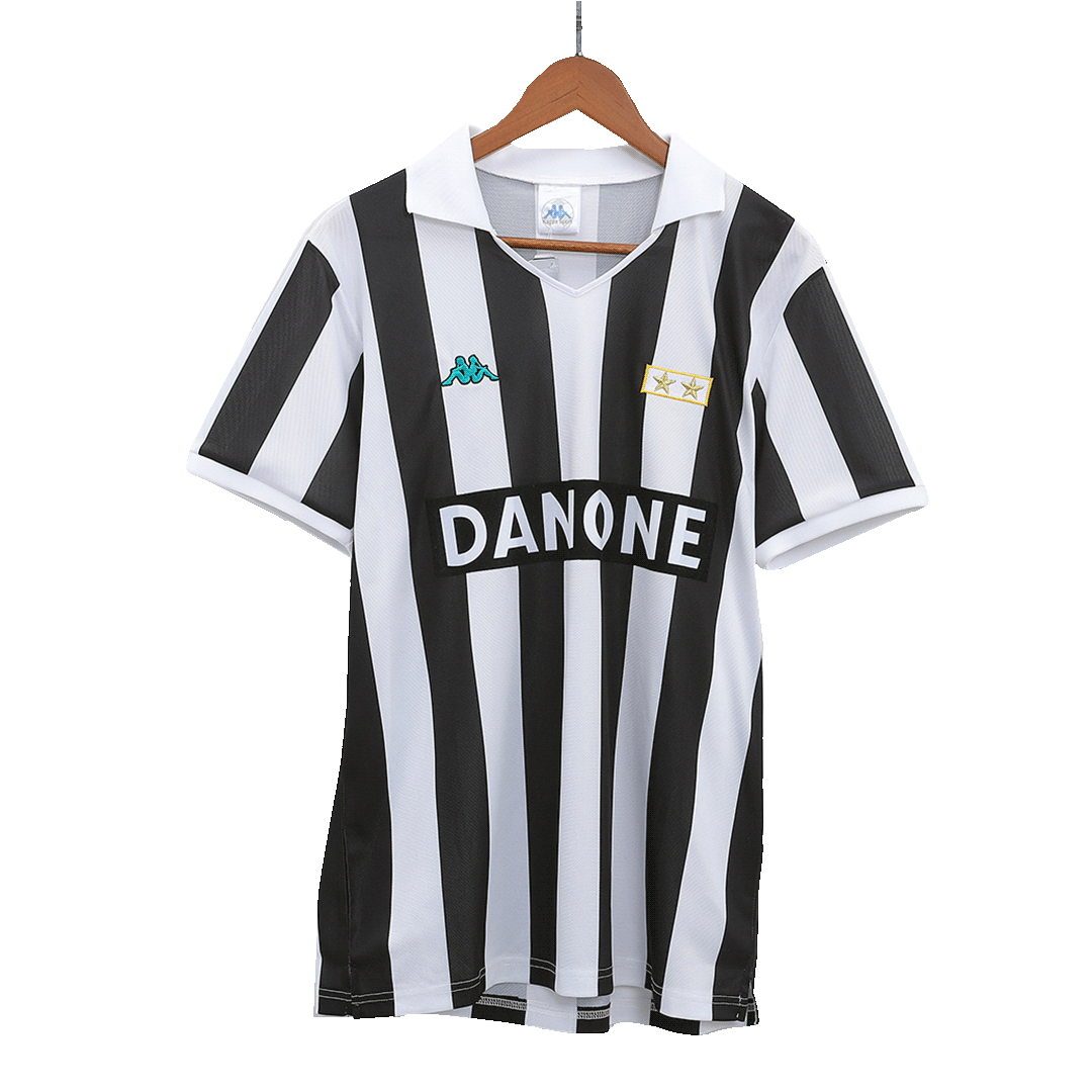53abb20ab537325b7379f1a08c245082.png Vintage Soccer Jersey Juventus Home - Image 1