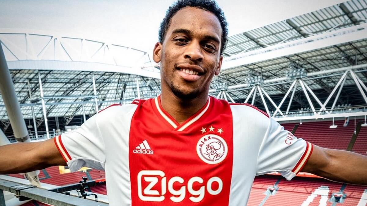 ajax home kit.jpg ajax home kit.jpg